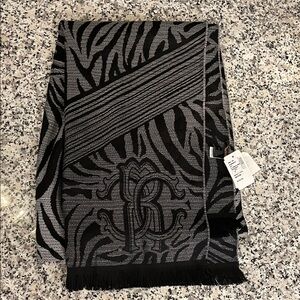 Roberto Cavalli Black and Gray Patterned Scarf